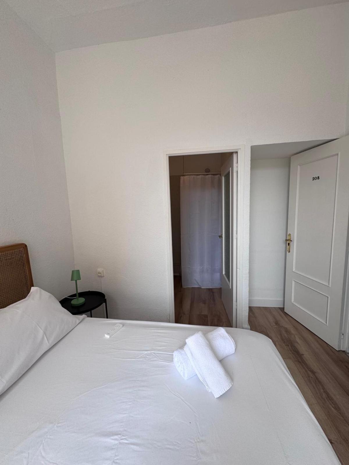 Calma House Guest house *